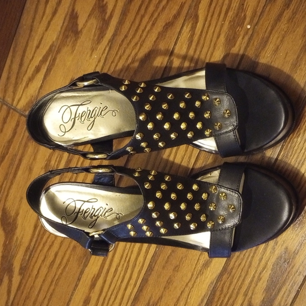 Fergie Black wedges